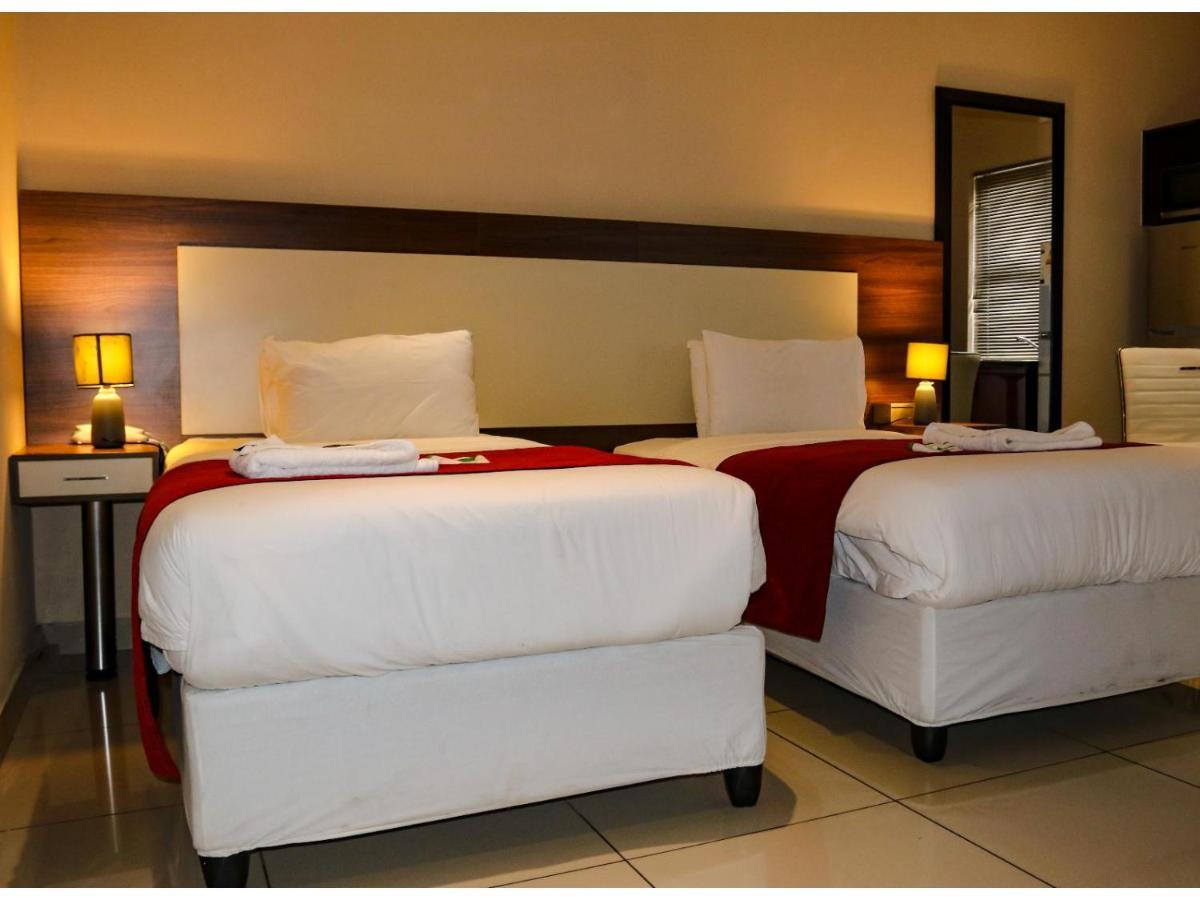 Eagle Nest Luxury Accommodation 루드푸르트 외부 사진