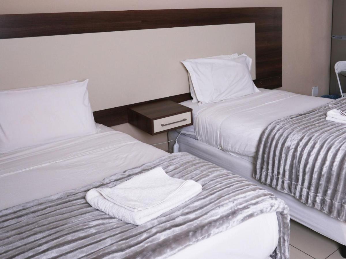 Eagle Nest Luxury Accommodation 루드푸르트 외부 사진