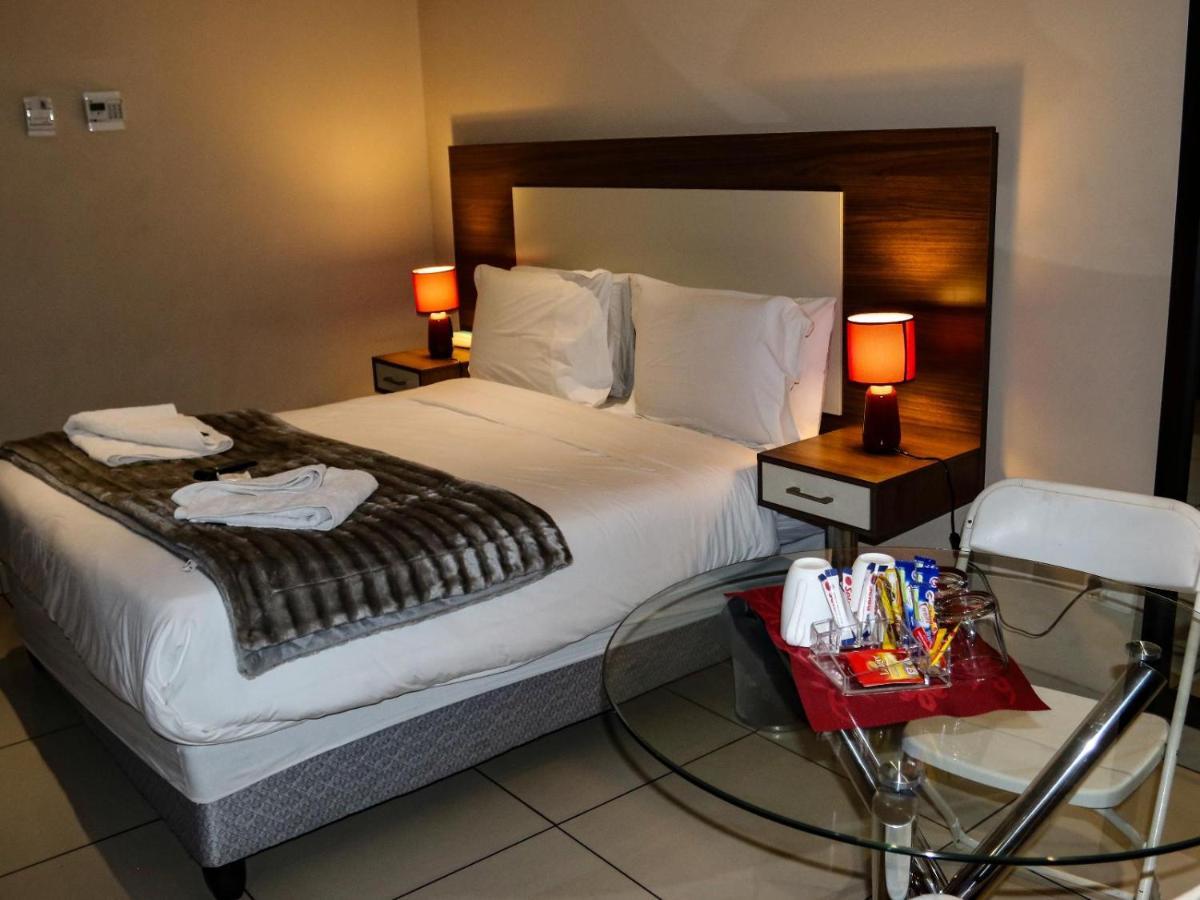 Eagle Nest Luxury Accommodation 루드푸르트 외부 사진