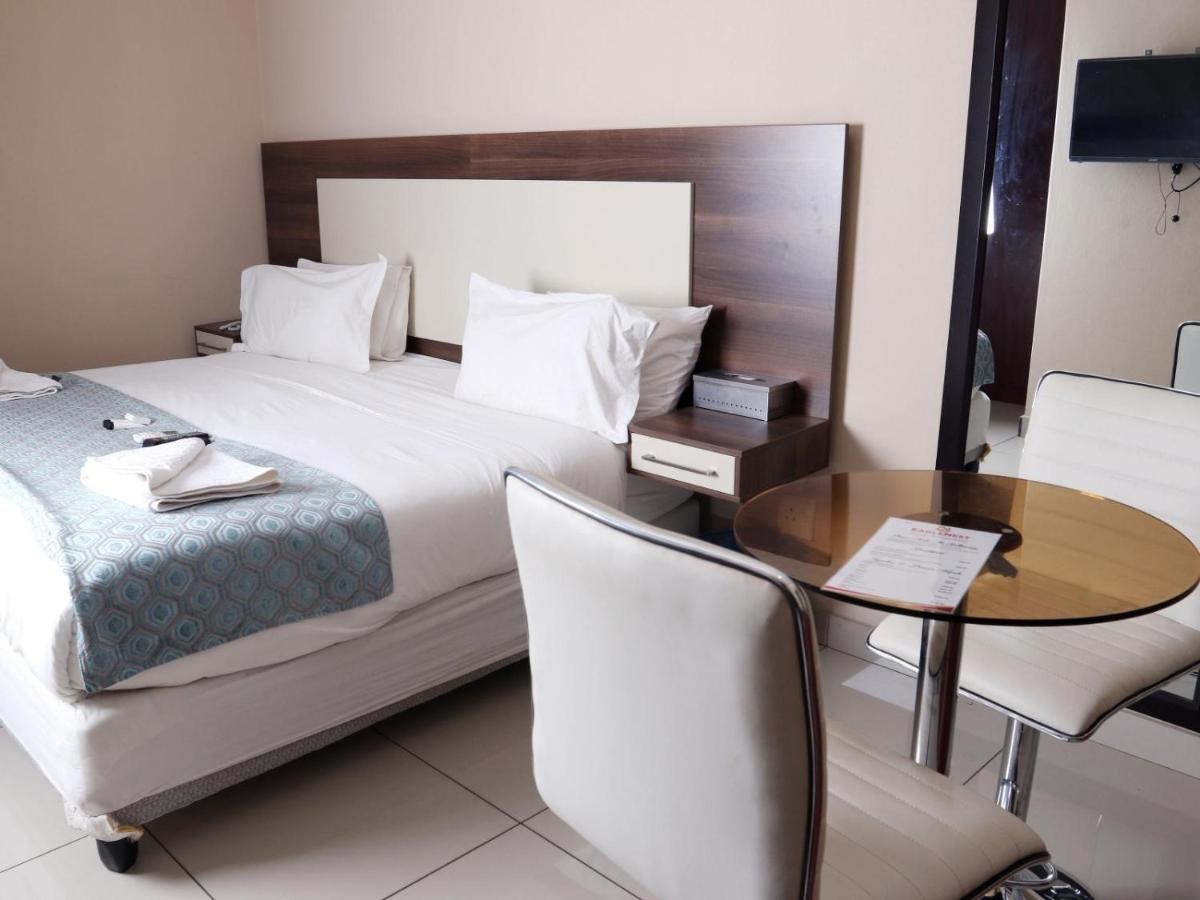 Eagle Nest Luxury Accommodation 루드푸르트 외부 사진