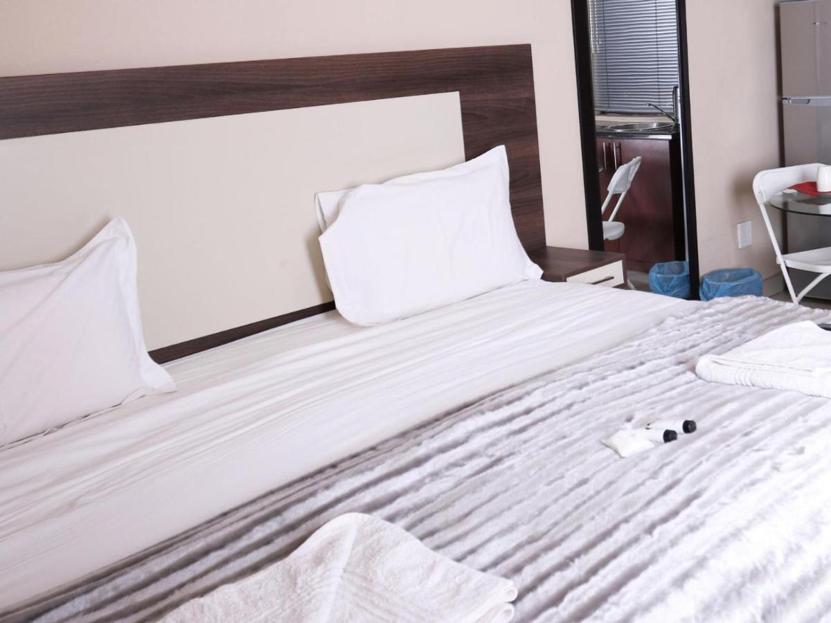 Eagle Nest Luxury Accommodation 루드푸르트 외부 사진