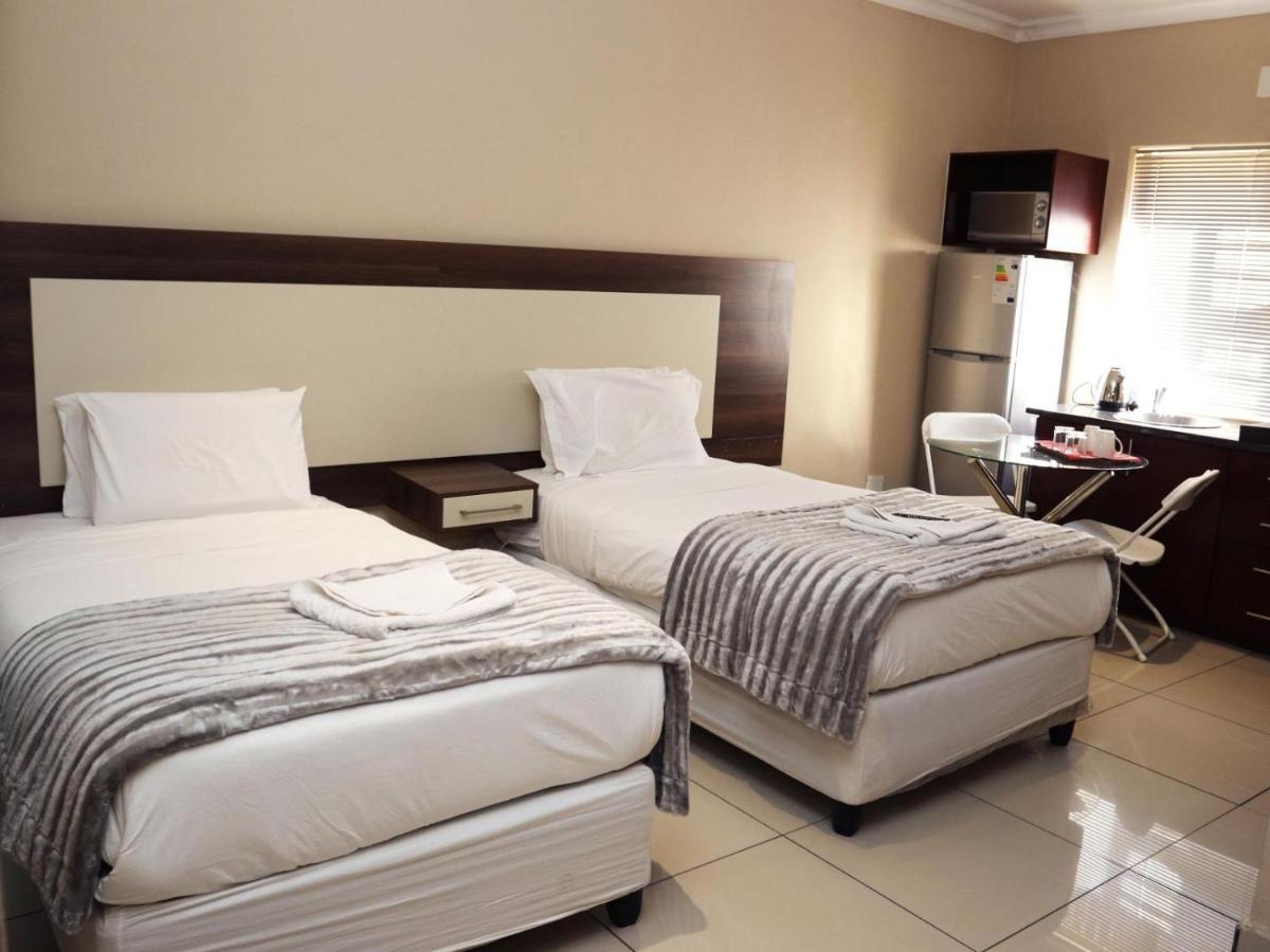 Eagle Nest Luxury Accommodation 루드푸르트 외부 사진
