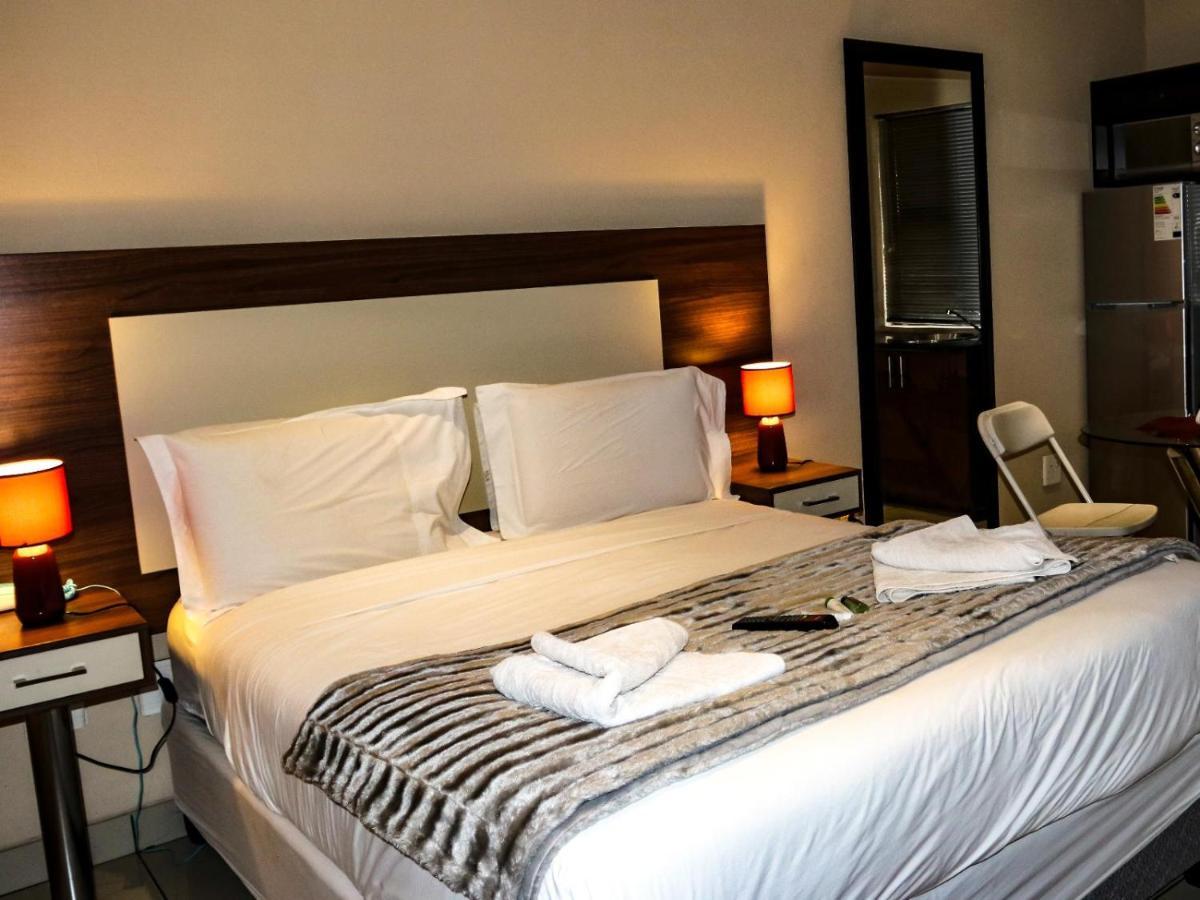 Eagle Nest Luxury Accommodation 루드푸르트 외부 사진