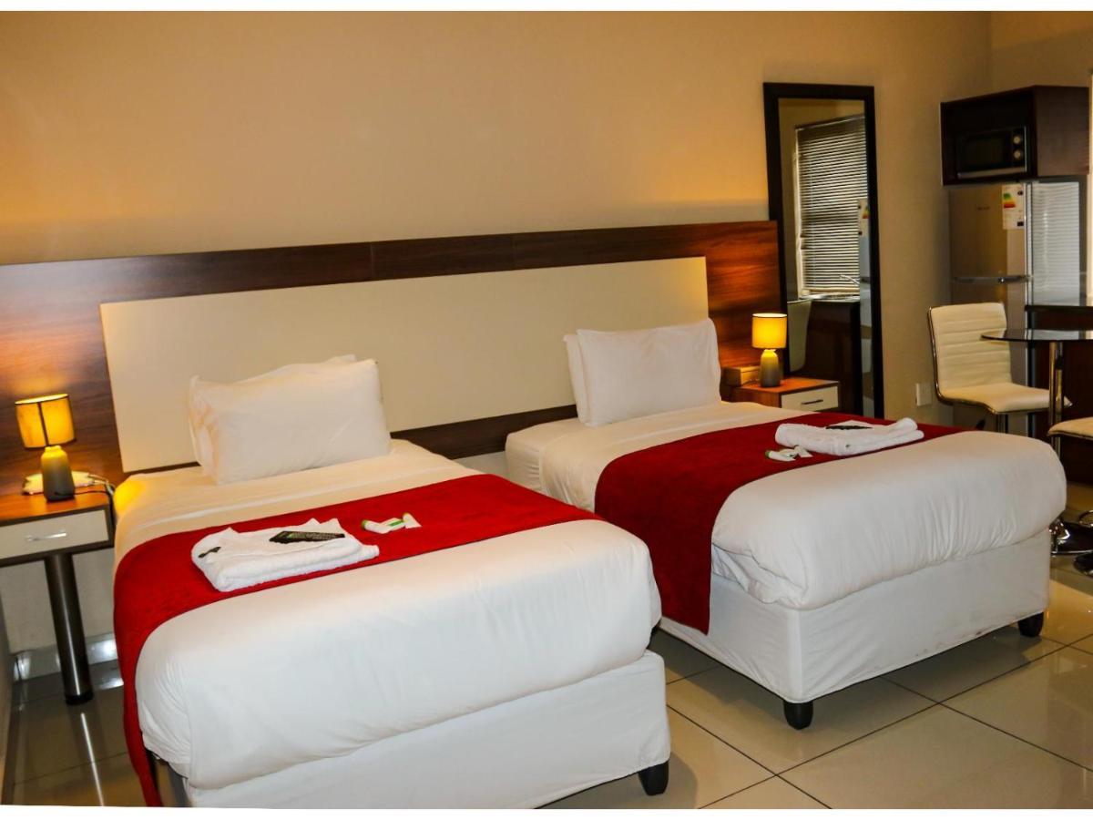 Eagle Nest Luxury Accommodation 루드푸르트 외부 사진